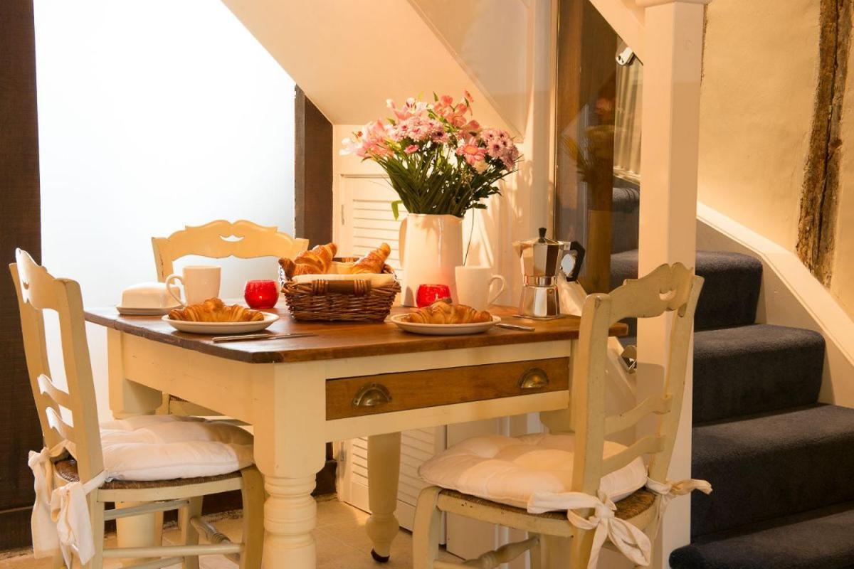 Meddlars A Historic Cottage On The Countryside Edge Of A Vibrant Market Town Hadleigh  Exterior foto